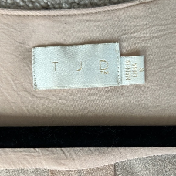 Hyacinth Flutter Sleeve Top by The Jerset Diaries - Picture 5 of 5